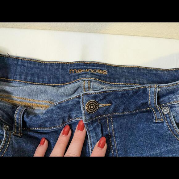 EUC Maurices Women's Slim Fit  Distressed Jeans - Size 12R - Classic Blue Denim - Picture 3 of 7